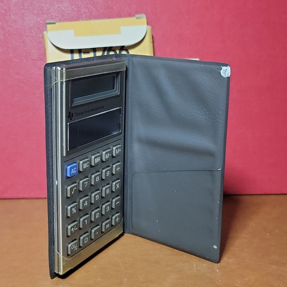 Vintage Texas Instruments TI-1766 Ultra Slim Solar Light Power Calculator W/Case - Picture 5 of 7